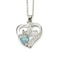 Detailaufnahme der herzförmigen Silberkette mit blauem Opal und Mom-Schriftzug - Herz MOM Hohl Stil / Silber + Hellblauer Opal