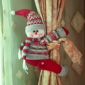 Festliche Weihnachts-Schneemann-Vorhangschnalle mit roter Strickmütze und Schal für Deko - Schneemann