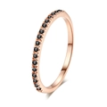 Minimalistischer Verlobungsring aus Roségold mit funkelnden schwarzen Zirkonsteinen - US 7 / Roségold Schwarzer Zirkonia
