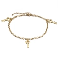 Elegante tobillera de acero de titanio dorado con tres dijes en forma de llave pequeña - Color Dorado (KJ1441-Z)