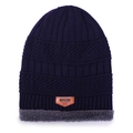 Berretto in maglia blu scuro con fodera in peluche grigia e toppa in pelle alla moda - Blu
