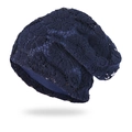 Gorro slouchy de encaje azul oscuro para mujer con patrones de flores de ganchillo - Talla única / Azul marino