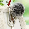 Porte-clés mignon avec pompon en fourrure gris-blanc, boucle tressée et cloche en métal - Emballage unique en sac OPP / Boule de Cloche Gris Givré Tissée