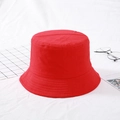 Détail du bord du chapeau bob rouge en coton avec coutures renforcées et dessus plat - M (56-58cm) / Style de base / Rouge