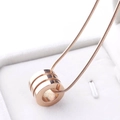 Collar minimalista de titanio oro rosa con colgante cilíndrico y cadena de serpiente - Oro Rosa (B6005)