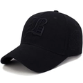 Cappellino vintage nero con ricamo 3D gotico B e dettaglio patch circolare laterale - Nero con ricamo nero