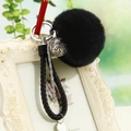 Porte-clés pompon noir avec clochette en métal et cordon tressé sur cadre rétro - Emballage unique en sac OPP / Boule de Cloche Noire Tissée