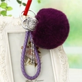 Porte-clés chic en peluche violette avec dragonne tressée assortie pour sacs et clés - Emballage unique en sac OPP / Boule de Cloche Violet Foncé Tissée