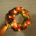 Corona de Navidad luminosa con agujas de pino, lazos y luces LED de color blanco cálido - 30cm-Con Luz