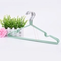 Grucce in metallo antiscivolo rivestite in plastica verde chiaro con intagli, set da 10 - 29.5cm Bambini Standard / Verde Nordico