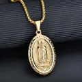 Collier vintage à pendentif ovale doré avec portrait de la Vierge Marie et chaîne box - Doré