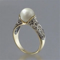 Vintage-Ring mit 14k Goldbeschichtung, großer Perle und filigraner Detailarbeit - US 5 / Weiße Perle