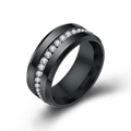Anello nero in acciaio inossidabile spazzolato 8 mm con fila di zirconi cubici - US 6 / Canna di Fucile