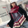 Sciarpa spessa da donna a righe color-block con frange morbide rosso grigio beige - Borgogna