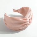 Rosa Bohemian Satin-Haarreif in Breitform mit elegantem Knotendesign und Glanzeffekt - Rosa