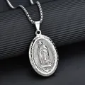 Détail du pendentif avec relief de la Vierge de Guadalupe sur collier en acier inox - Argenté