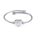 Bracelet câble en acier torsadé argenté avec un pendentif cœur serti de strass - Argent (KB103429-K)
