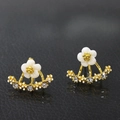 Golden flower stud earrings with white petals and sparkling rhinestones on black leather - Gold A3322