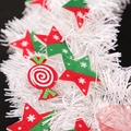 Guirnalda de Navidad blanca con estrellas de fieltro rojo y verde y adornos de caramelos - Guirnalda de Estrellas de Malla Blanca - Sin Luces