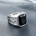 Anello punk da uomo in acciaio inossidabile con gemma nera e croce incisa - US 13 / Acciaio Pietra Nera