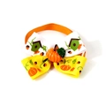 Dettaglio del papillon per animali di Halloween con zucca in resina e nastri colorati - Stile Zucca a Pois Arancione Giallo Bianco VN434-4