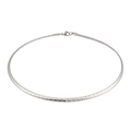 Collana girocollo Omega da 4mm in acciaio al titanio argento con trama geometrica - Stile F Acciaio (KN33836-Z) / 45cm