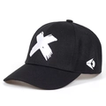 Gorra de béisbol negra de algodón con bordado de X blanca y logotipo lateral en blanco - Ajustable / Negro y Blanco