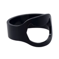 Nahaufnahme eines kreativen schwarzen Flaschenöffner-Rings aus Edelstahl im 45-Grad-Winkel - Schwarz