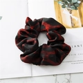 Elastico per capelli in raso leopardato rosso e nero con finitura lucida ed elastico - Leopardo Rosso Scuro