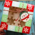 Christmas gift box with snowflake pattern, window view of 4 cupcakes, and snowman tag - Snowflake Style (XT27) / 16x16x8cm / Green