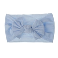 Dettaglio della fascia per neonati azzurra in nylon con fiocco morbido - Blu