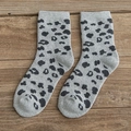 Cozy grey leopard print thermal crew socks for women made of thick cotton knit - One Size / Gray