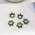 Fünf antike Bronze 3D Kronen-Anhänger aus Legierung für DIY-Schmuck und Haarschmuck - Antikbronze