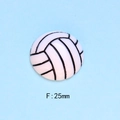 Dettaglio macro di perla piatta in resina stile pallavolo da 25 mm per gioielleria fai-da-te - F-Pallavolo