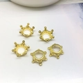 Set mit fünf goldenen Metall-Kronenanhängern für DIY-Schmuck und Haarschmuck - Gold