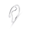 Anillo abierto minimalista de plata con diseño de serpiente y líneas onduladas pulidas - Plateado
