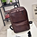 Dunkelbrauner Herrenrucksack aus PU-Leder mit verstellbaren Trägern und Fronttasche - Braun (9802)