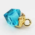 Pendentif cube cristal bleu ciel avec base métal doré pour création bijoux artisanaux - Bleu lac