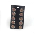 Détail de cinq paires de boucles d'oreilles en acier titane 12mm avec fini brillant arc-en-ciel - Multicolore Arc-en-ciel