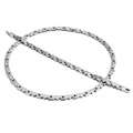 Bracciale in acciaio al titanio argento lucido con maglie intrecciate su fondo bianco - Stile Argentato (KS103475)