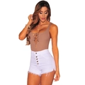 Dames zomeroutfit met kaki bodysuit en witte korte denim broek met hoge taille - XL / Wit