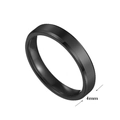 Detalle de un anillo de acero inoxidable negro de 4 mm con bordes biselados clásicos - US 5 / Negro
