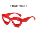 Montatura per occhiali cat-eye rossa con design a labbra esagerato e finitura lucida - Montatura Rossa