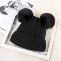 Gorro de punto negro para invierno con dos pompones adorables sobre fondo de pelo - Doble Pompones Sin Forro Polar / Negro