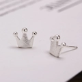Minimalist S925 sterling silver crown-shaped stud earrings in bright silver finish - Brushed Crown