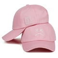 Rosa Baumwoll-Baseballkappe mit weißem traurigem Gesicht und Knot Stickerei im Zweierset - Rosa