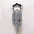 Schwarze Wikinger Strickmütze mit weißen Hörnern und einem grauen geflochtenen Bart - L (58-60cm) / Hellgrauer Bart (Gerade Hörner)