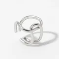 Anillo abierto plateado minimalista con diseño geométrico de líneas cruzadas capas - Talla única / Plata (PB661)