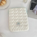 Housse iPad 11 pouces blanche matelassée en cœur avec fermeture éclair bleue - 11" / Blanc Lait