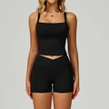 Ensemble de yoga noir avec débardeur à col carré et short taille haute à poches latérales - Noir Premium (Haut+Short)